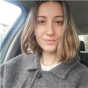 Ragazza diplomata in ragioneria, offre lezioni di italiano, storia, matematica a ragazzi delle elementari,medie e superiori